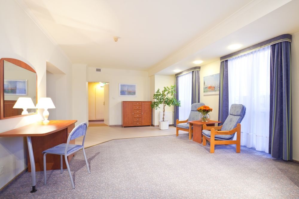 Belwederski 3* Warszawa